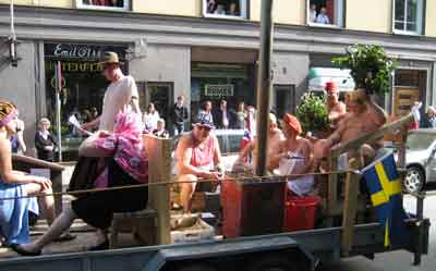Общество любителей сауны на параде в честь дней моря